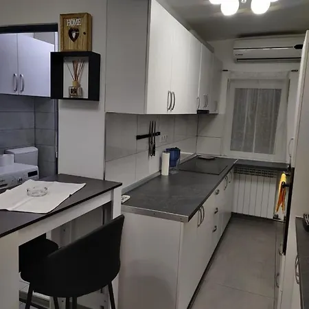 Apartment Mdm *
